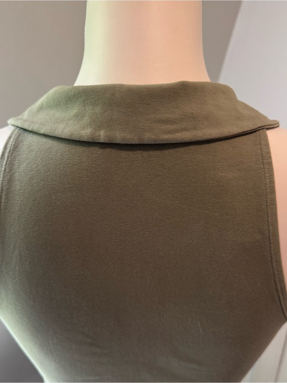 Abercrombie & Fitch Olive Green Collared V-Neck Halter Crop Top | Size Small - Picture 6 of 7